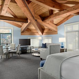 Corner King Room Harbour View